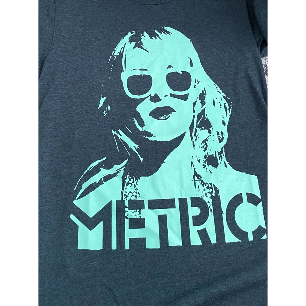 Metric | Emily Haines Face T-Shirt Limited Edition - Picture 2 of 3